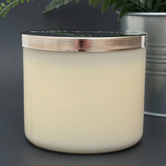 BBW Backyard Honeysuckle Bath & Body Works 3 Wick Candle - Picture 2 of 10